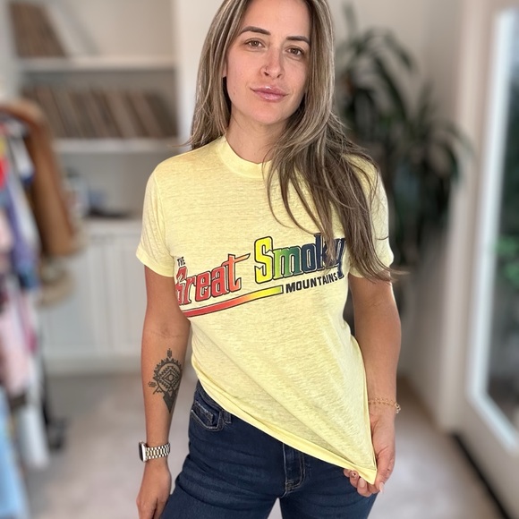 Vintage 70s Tshirt Smokey Mountains Yellow Tee Short Sleeve Medium - Picture 3 of 7